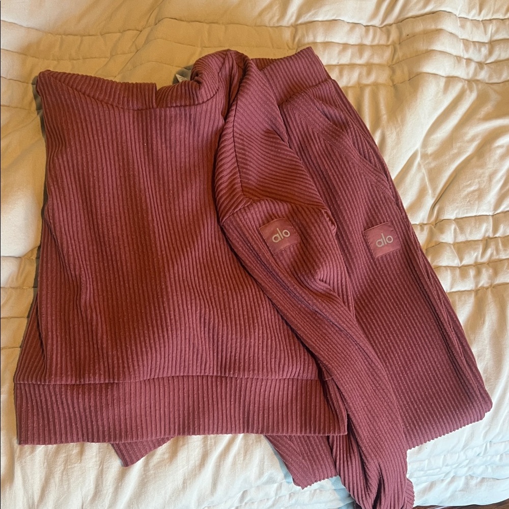 ALO muse Set in raspberry truffle